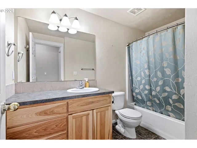 $575,000 | 305 School Avenue, Brownsville, OR 97327