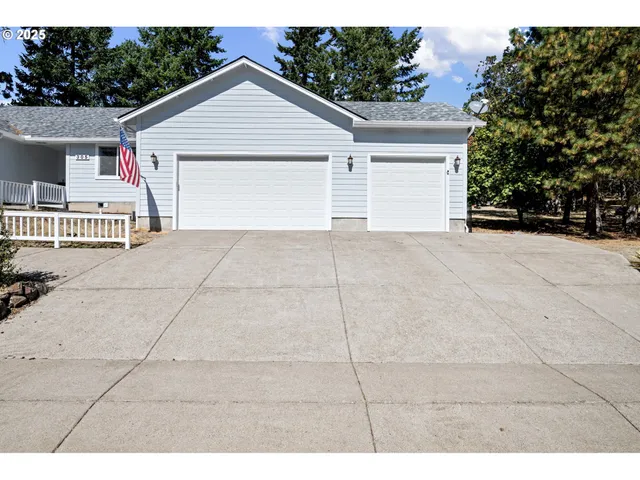 $575,000 | 305 School Avenue, Brownsville, OR 97327