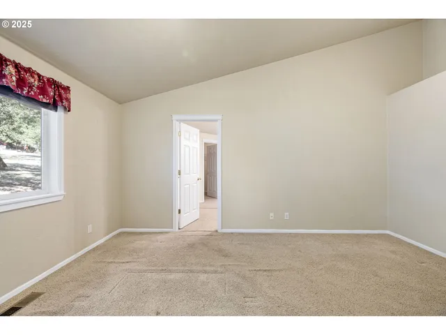 $575,000 | 305 School Avenue, Brownsville, OR 97327