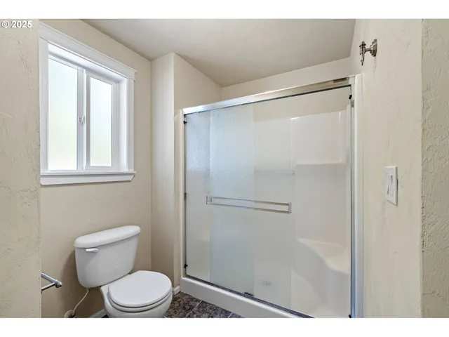 $575,000 | 305 School Avenue, Brownsville, OR 97327