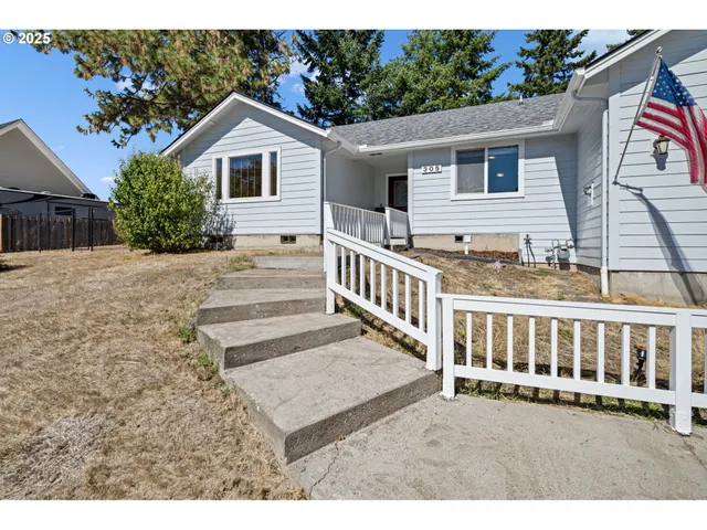 $575,000 | 305 School Avenue, Brownsville, OR 97327