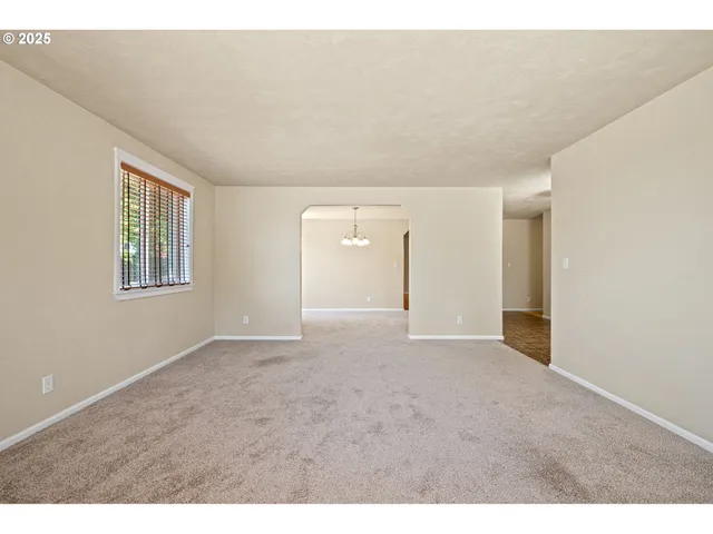 $575,000 | 305 School Avenue, Brownsville, OR 97327