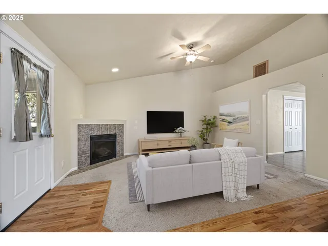 $575,000 | 305 School Avenue, Brownsville, OR 97327