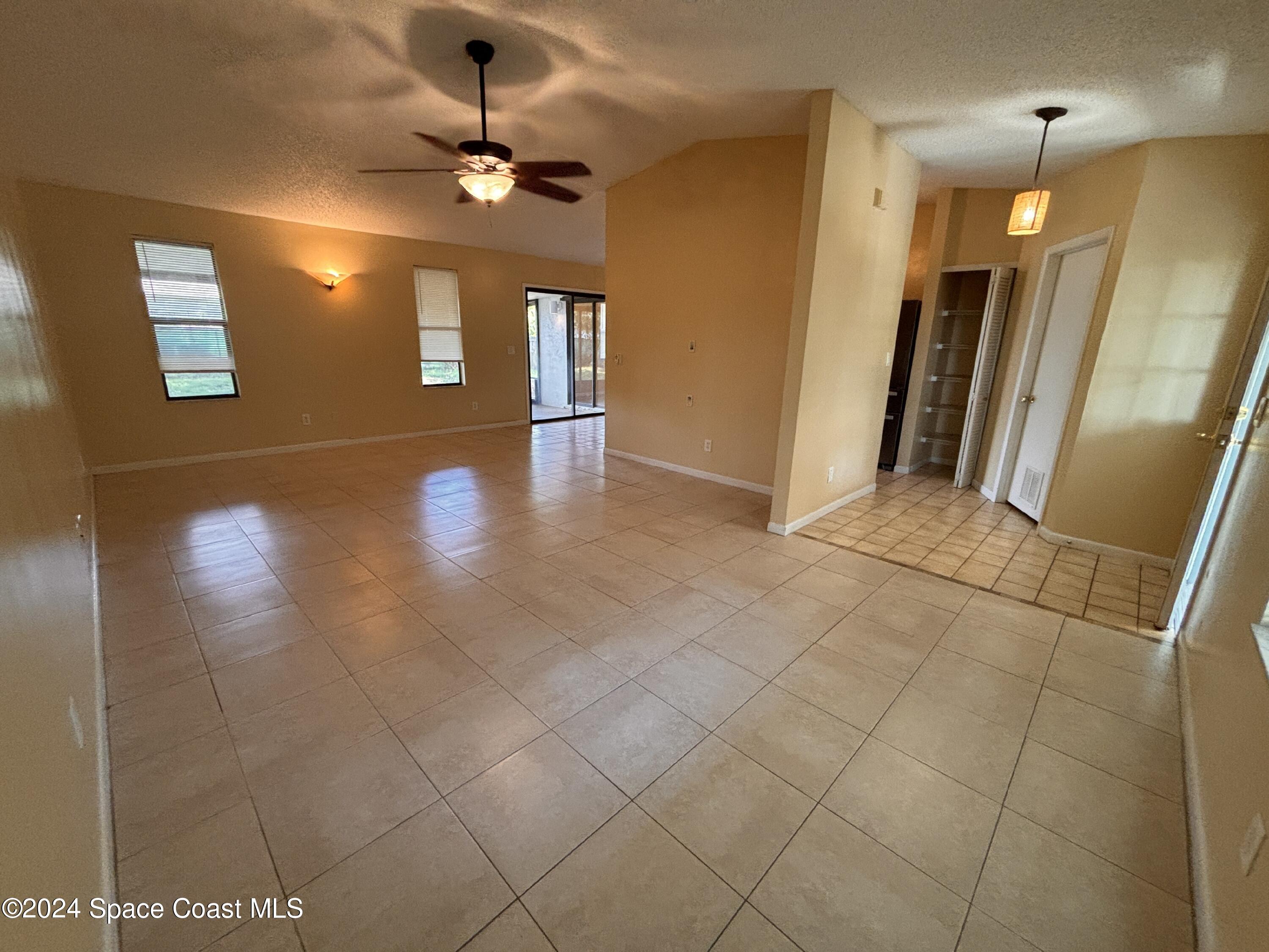 823 Rostock Circle Northwest Palm Bay, FL 32907 - Photo 5 of 14 IMG_0894