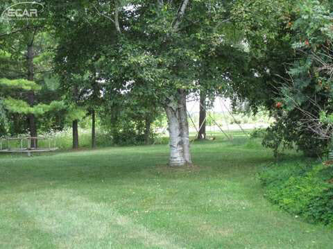 11200 Coldwater Road Flushing, MI 48433 - Photo 11 of 15 20445998-10.JPG