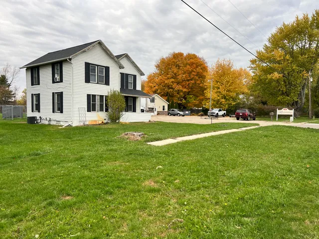 $750,000 | 560 South Grand Street, Schoolcraft, MI 49087