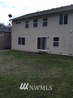 1146 Swan Loop DuPont, WA 98327 - Photo 2 of 16 Gallery Image 2