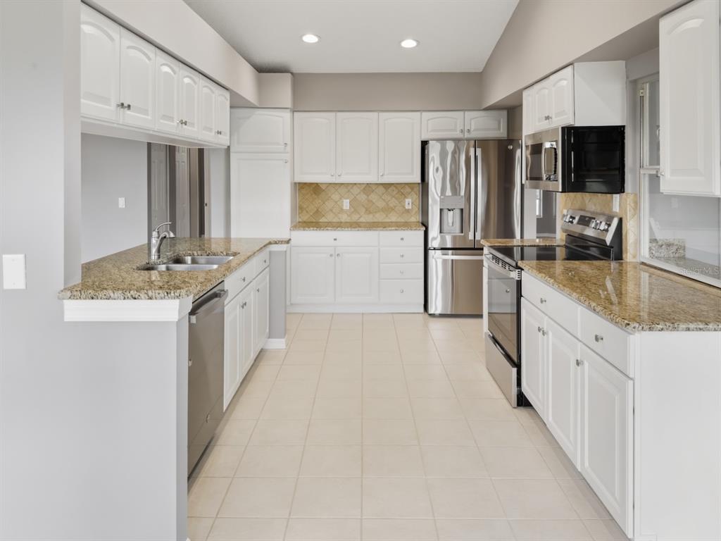 11309 Sun Tree Road Hudson, FL 34667 - Photo 8 of 66