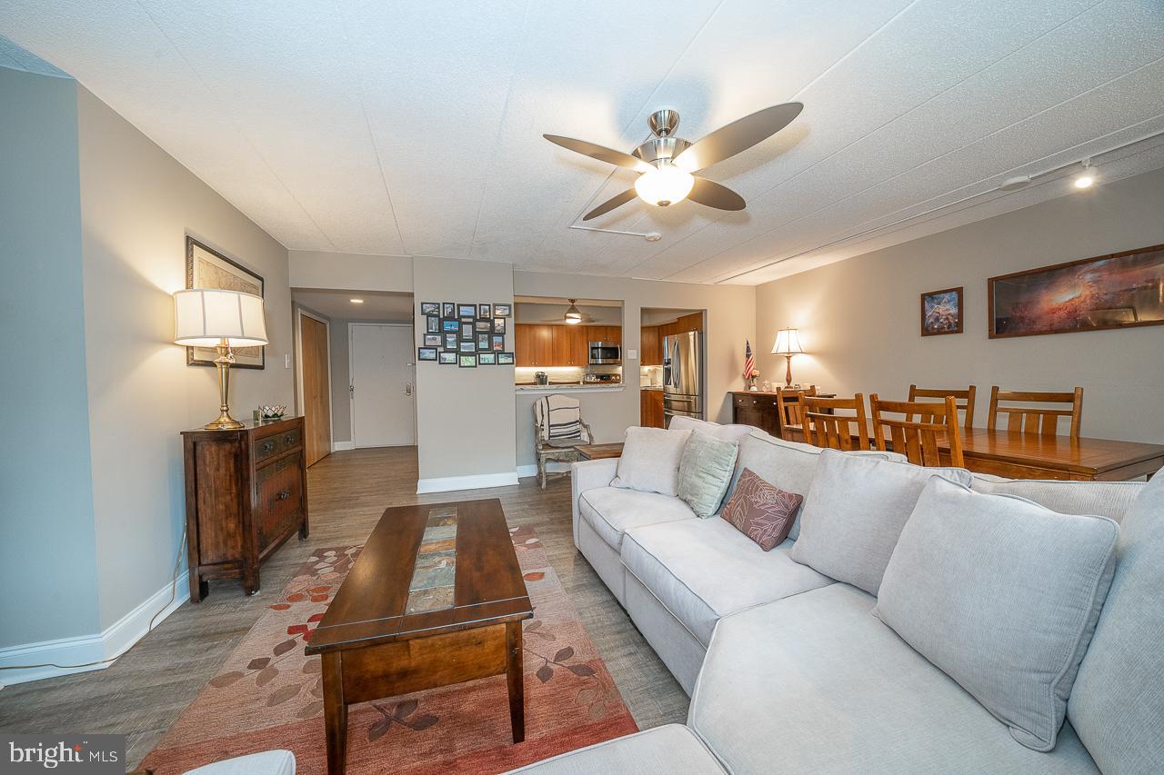 1219 West Wynnewood Road, Unit 415 Wynnewood, PA 19096 - Photo 11 of 57 Living Room