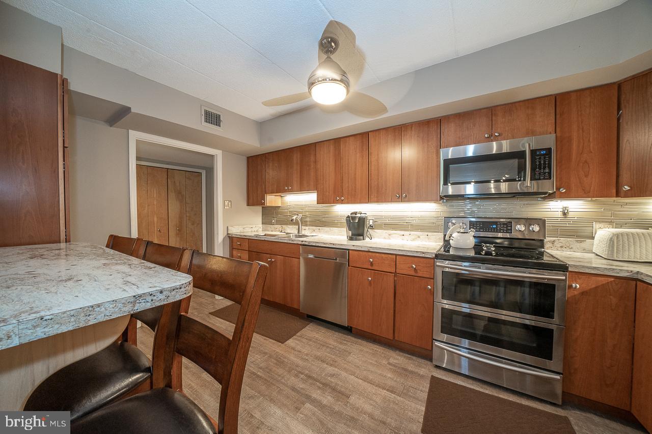 1219 West Wynnewood Road, Unit 415 Wynnewood, PA 19096 - Photo 21 of 57 Kitchen