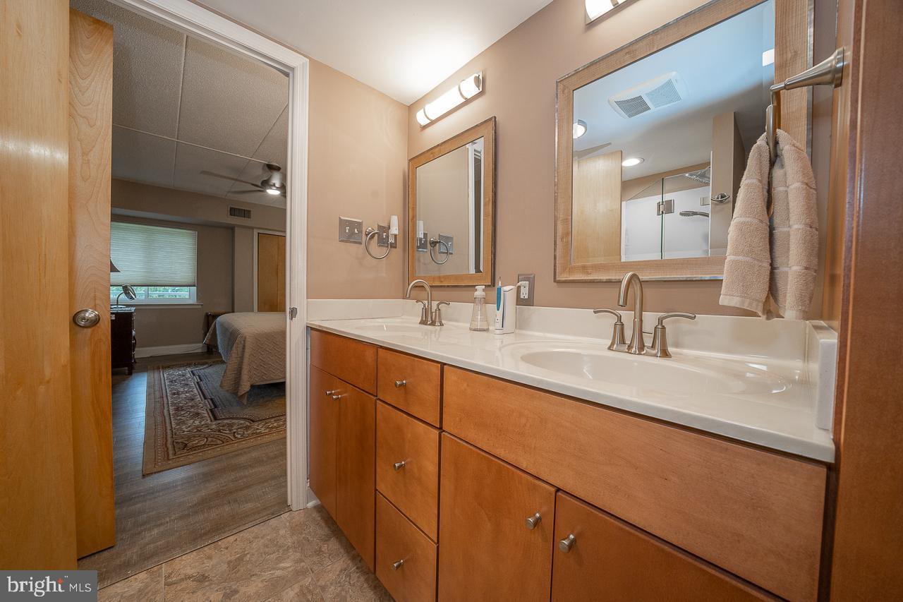 1219 West Wynnewood Road, Unit 415 Wynnewood, PA 19096 - Photo 35 of 57 En Suite Bathroom