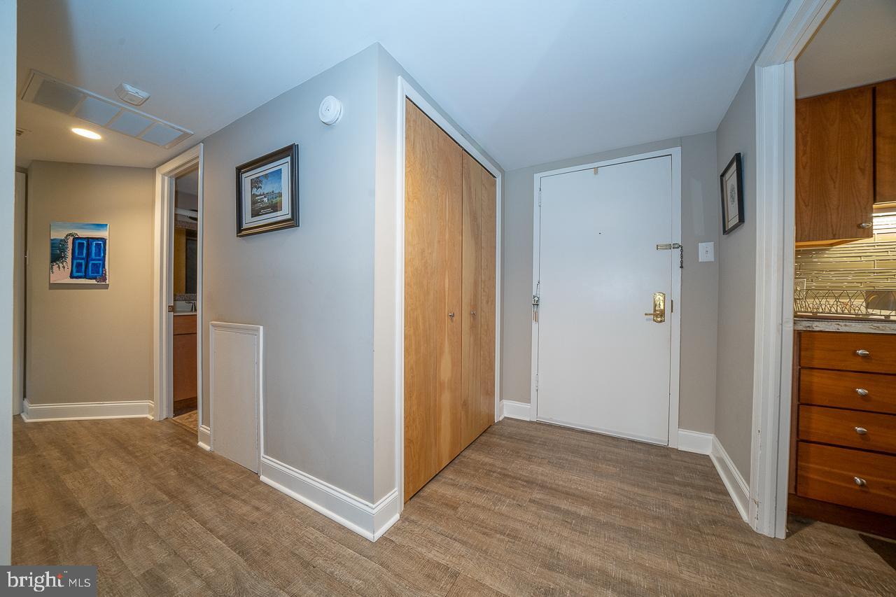 1219 West Wynnewood Road, Unit 415 Wynnewood, PA 19096 - Photo 5 of 57 Entry Foyer
