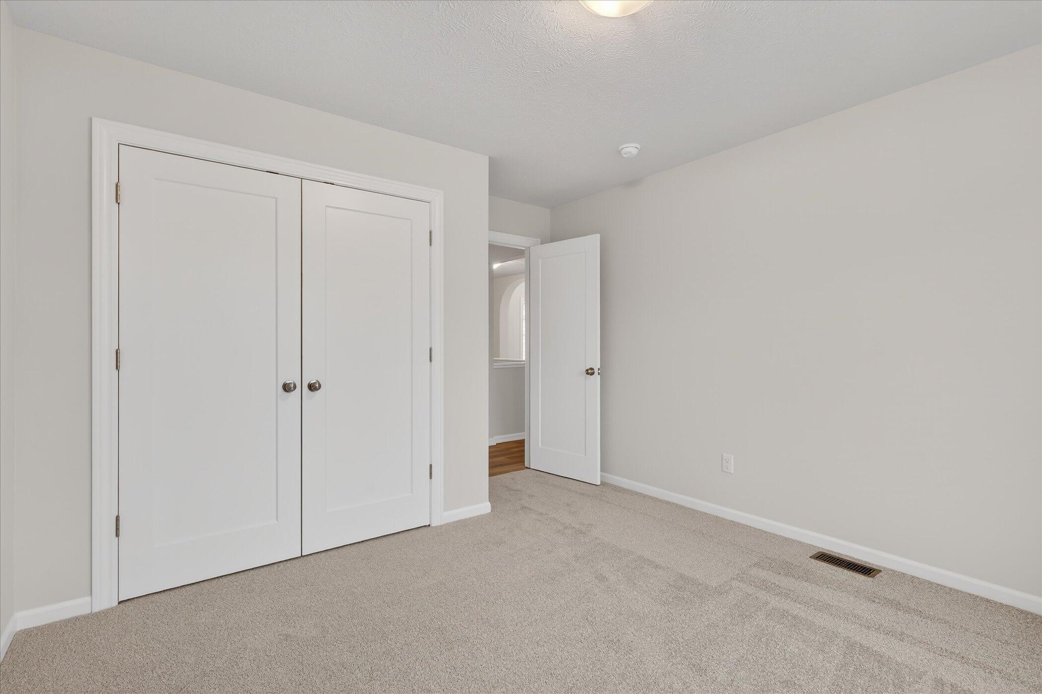 3575 13 Mile Road Northeast Rockford, MI 49341 - Photo 22 of 39 30-11247-Vergennes-St-SE-Windowstill