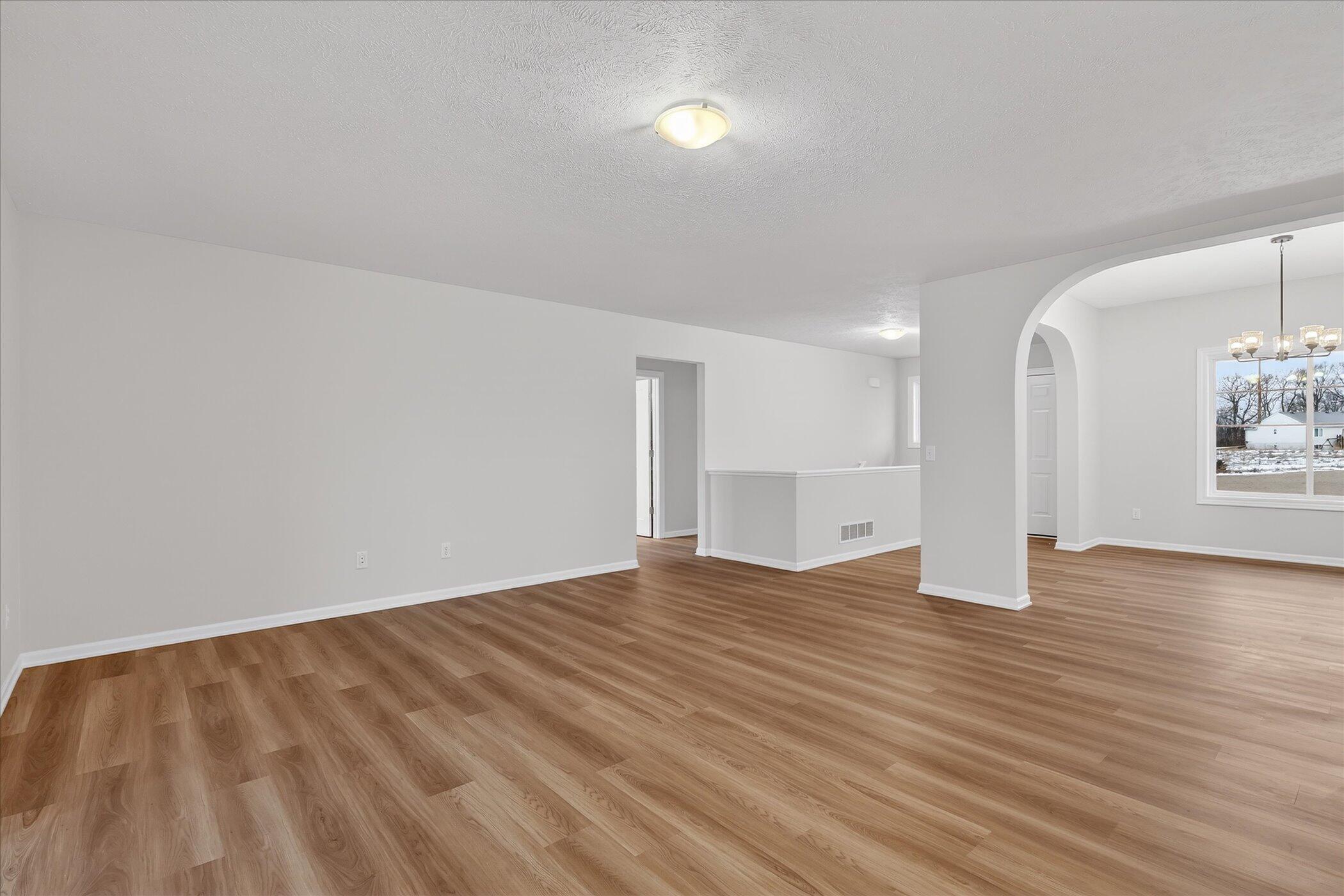 3575 13 Mile Road Northeast Rockford, MI 49341 - Photo 7 of 39 12-11247-Vergennes-St-SE-Windowstill