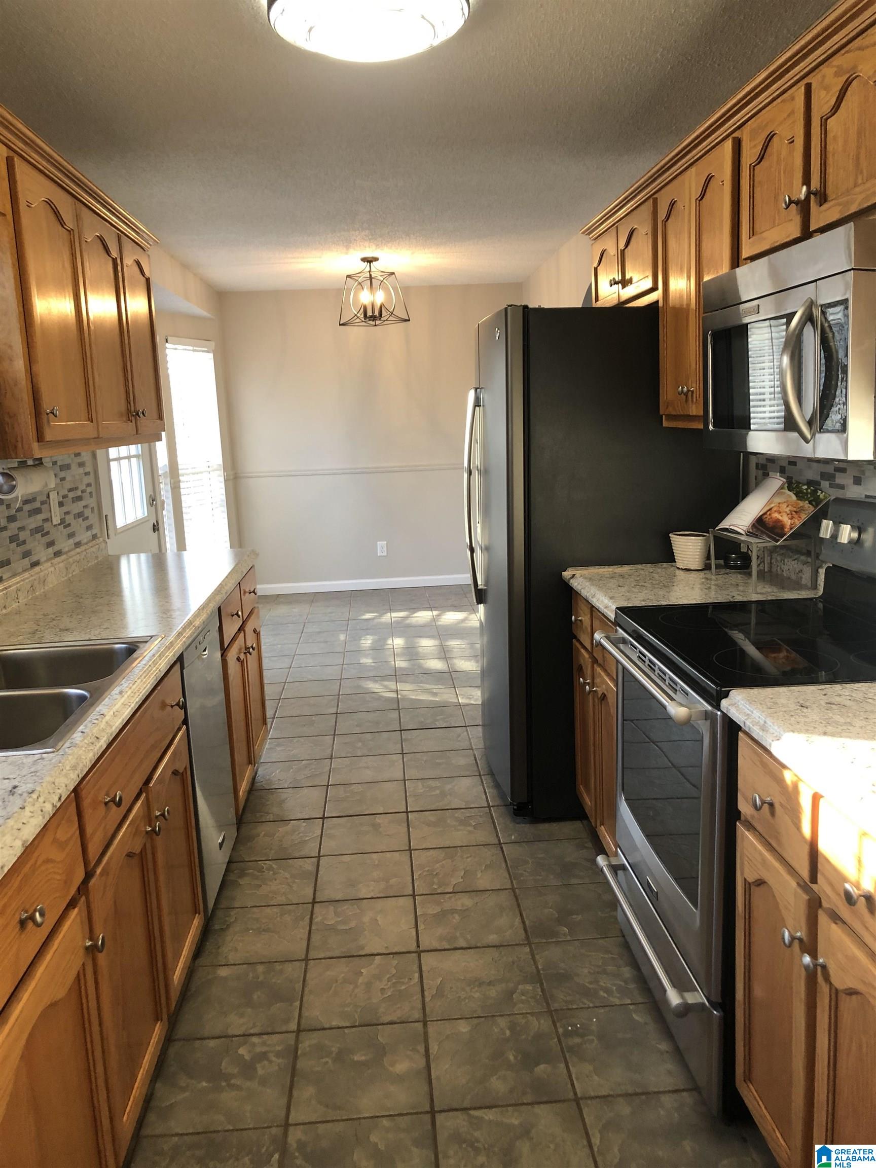 550 Oakhalla Road Hayden, AL 35079 - Photo 5 of 15