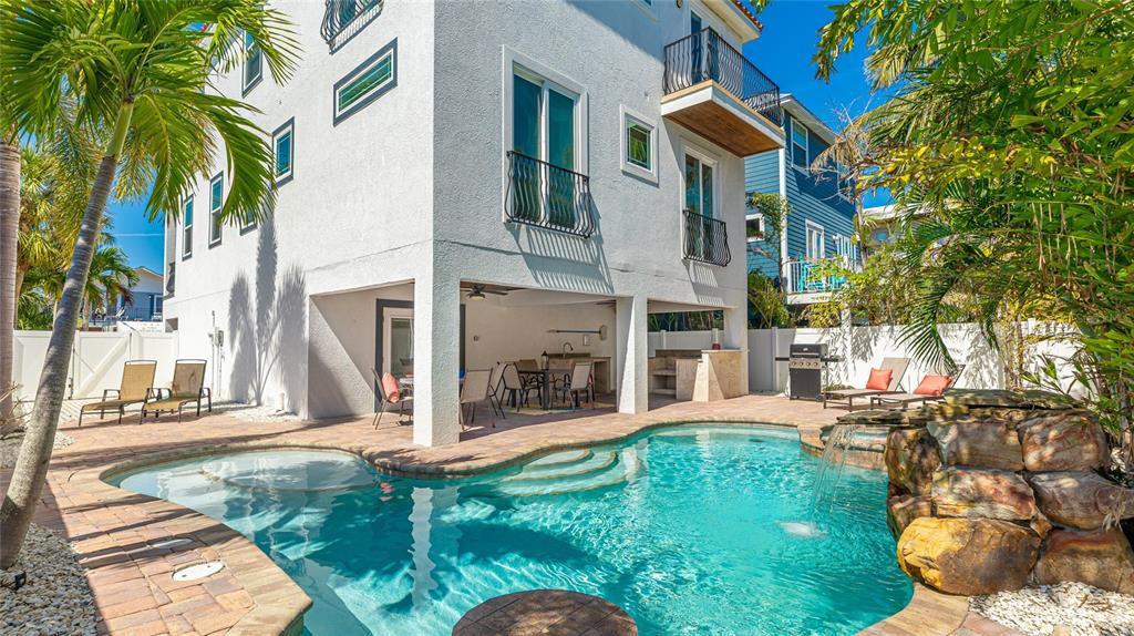 4101 4th Avenue Holmes Beach, FL 34217 - Photo 4 of 60 a view of a house with a yard