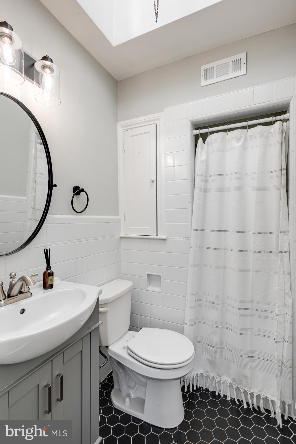 649 Maris Street Philadelphia, PA 19128 - Photo 23 of 28 Owners bedroom bath with shower