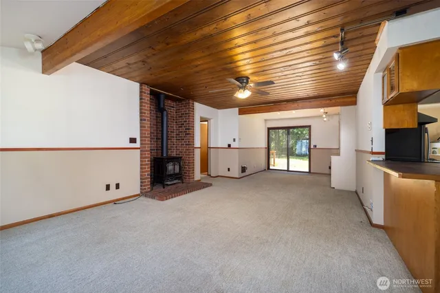 a view of a livingroom with fireplace