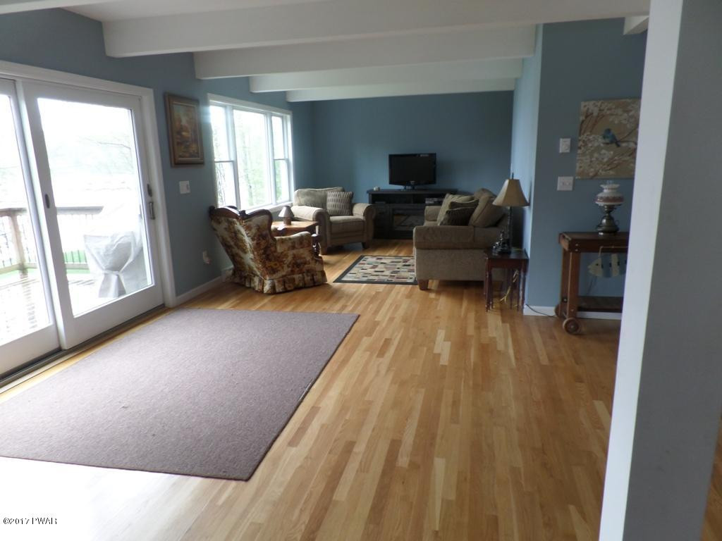 130-135 Spinnler Point Road Tafton, PA 18464 - Photo 32 of 48 Guest House Living Room
