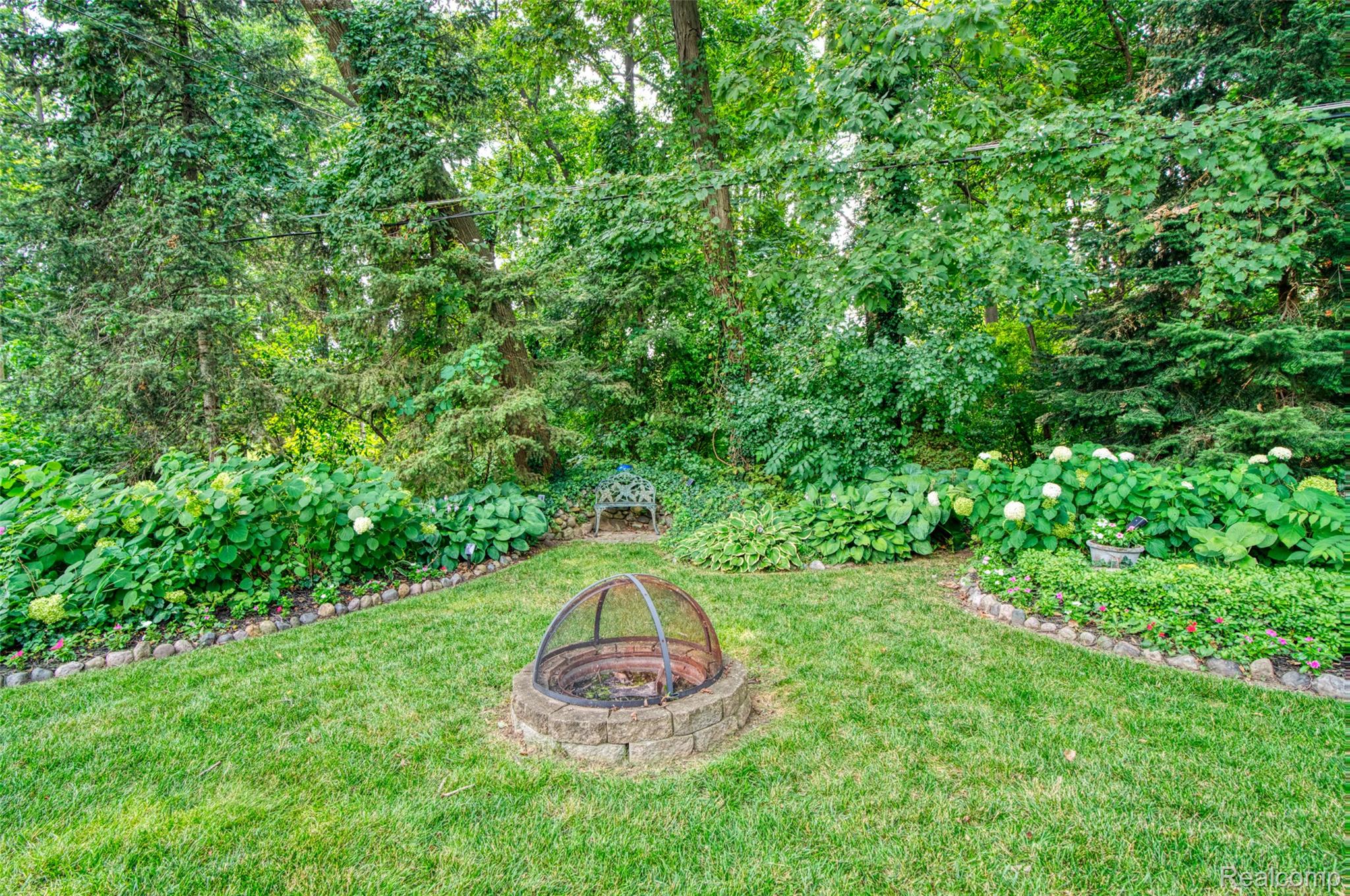2172 Devonshire Road Bloomfield Hills, MI 48302 - Photo 41 of 45 DSC03693_48.jpg