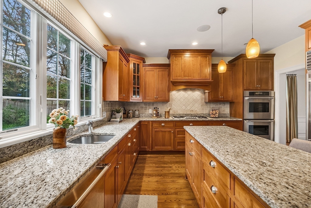 52 Longacre Road Needham, MA 02492 - Photo 9 of 36
