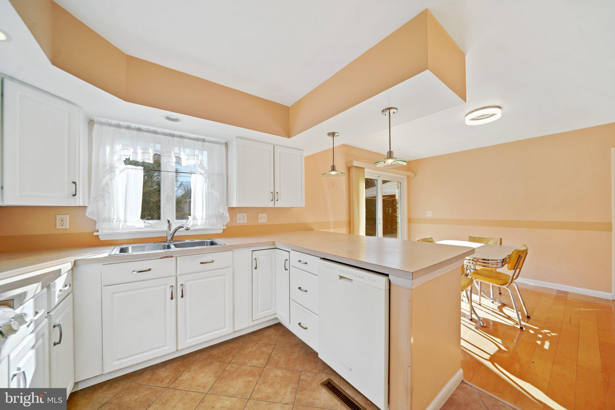 428 East Evergreen Road Lebanon, PA 17042 - Photo 10 of 35 Window located above sink