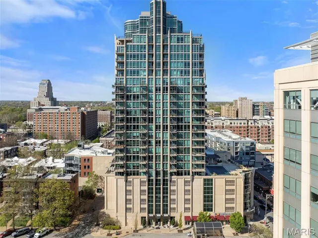 $450,000 | 4909 Laclede Avenue, Unit 805, St. Louis, MO 63108