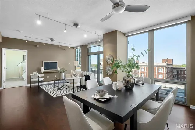 $450,000 | 4909 Laclede Avenue, Unit 805, St. Louis, MO 63108