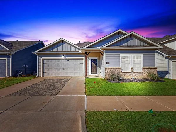 $319,900 | 2105 Paxton Way, Denton, TX 76209