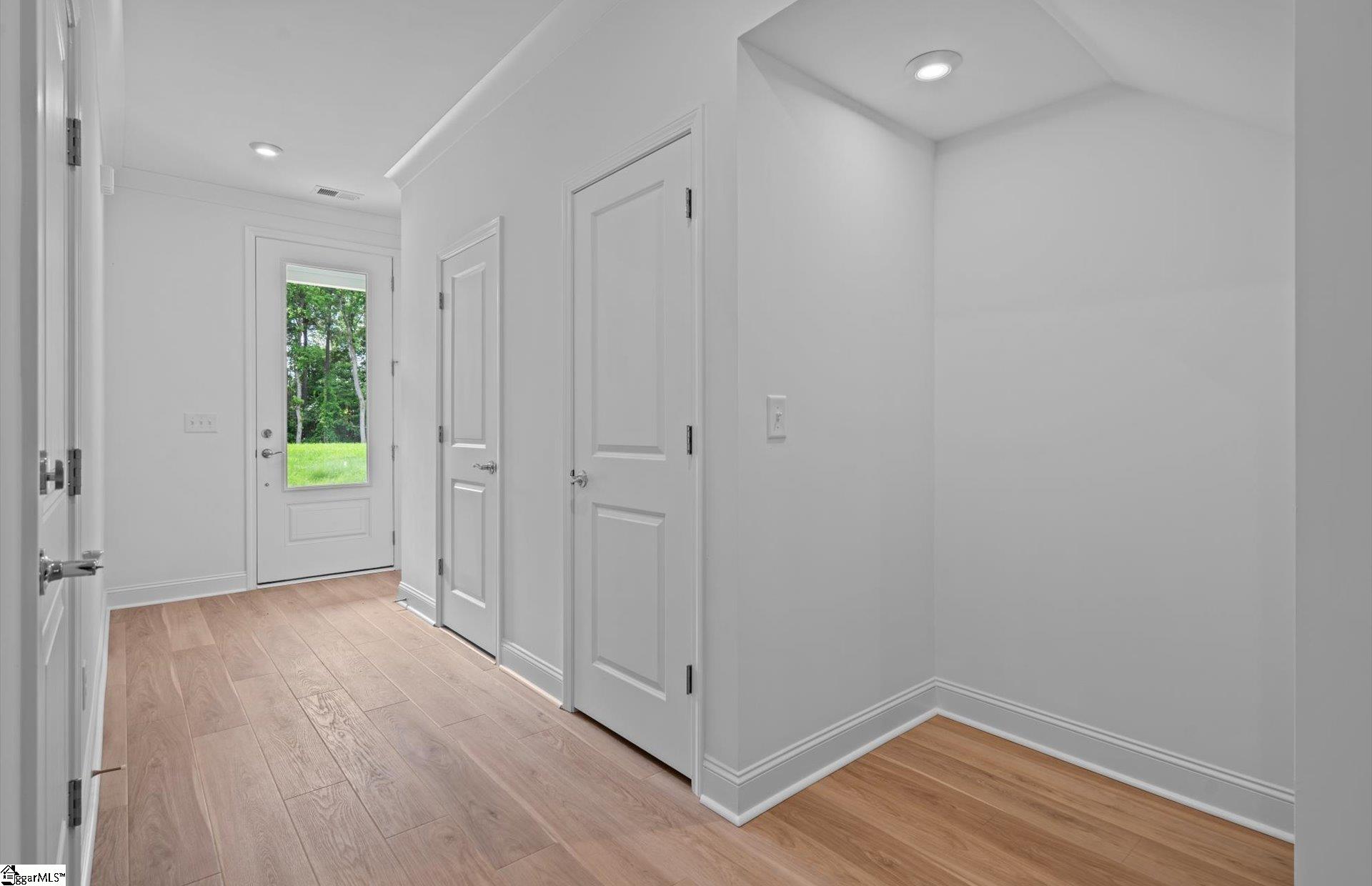 129 Gadwall Way Greenville, SC 29607 - Photo 4 of 30 Gallery Image 4