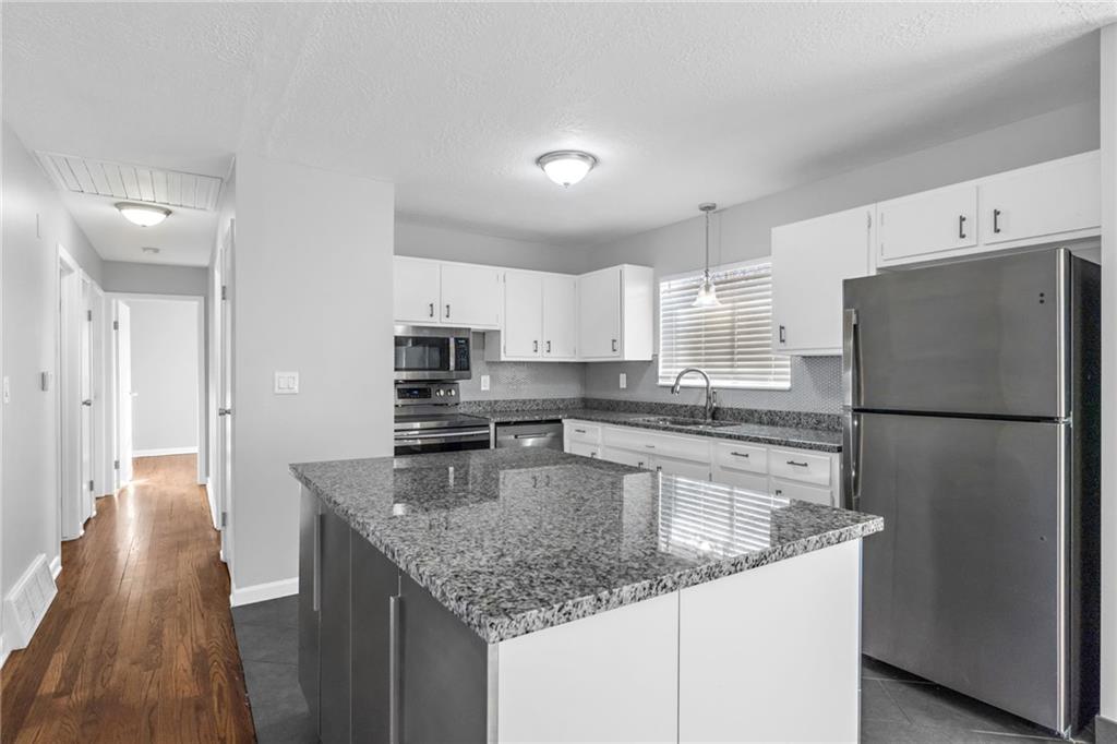 104 Northwest Walnut Street Lee's Summit, MO 64063 - Photo 12 of 29