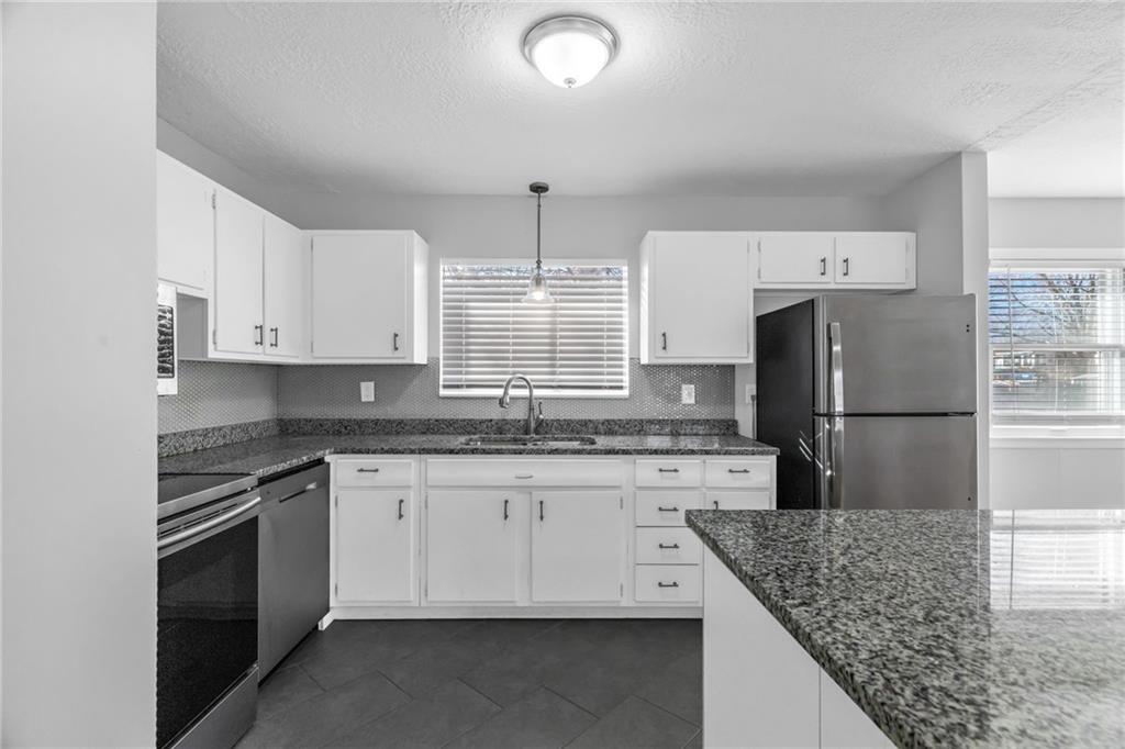 104 Northwest Walnut Street Lee's Summit, MO 64063 - Photo 13 of 29