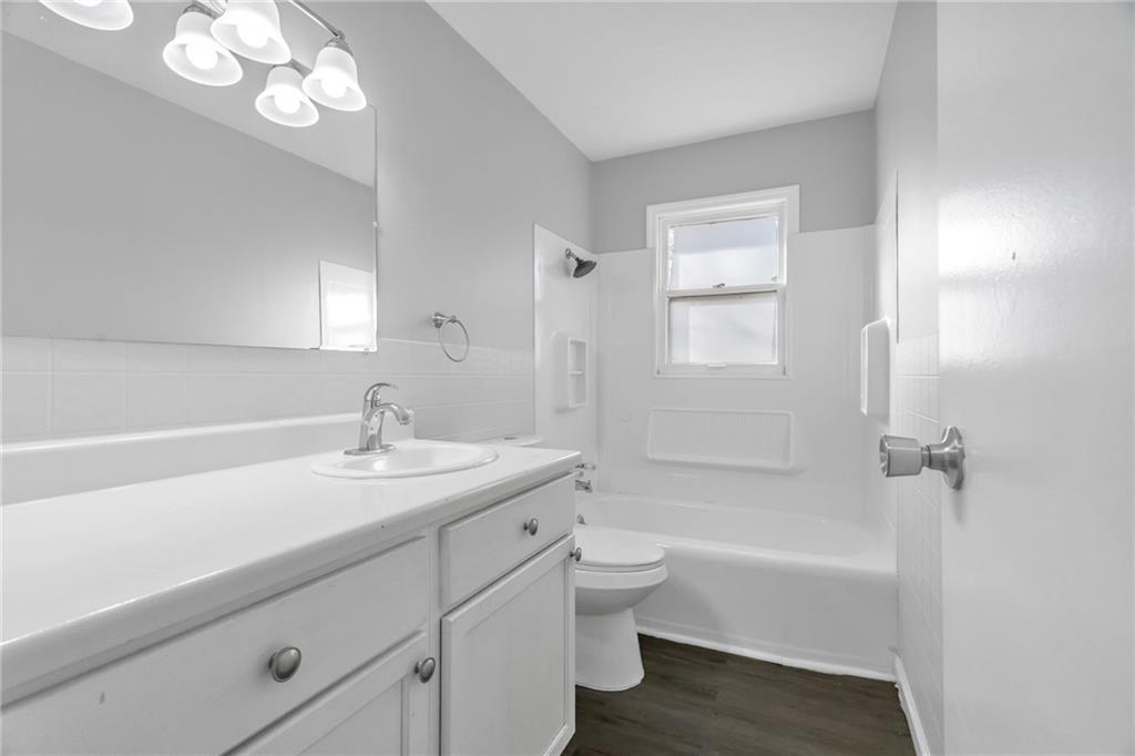 104 Northwest Walnut Street Lee's Summit, MO 64063 - Photo 16 of 29