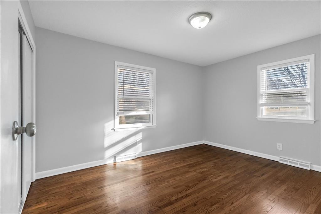 104 Northwest Walnut Street Lee's Summit, MO 64063 - Photo 18 of 29