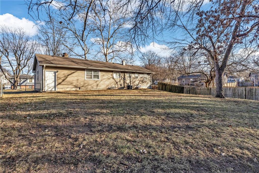 104 Northwest Walnut Street Lee's Summit, MO 64063 - Photo 25 of 29