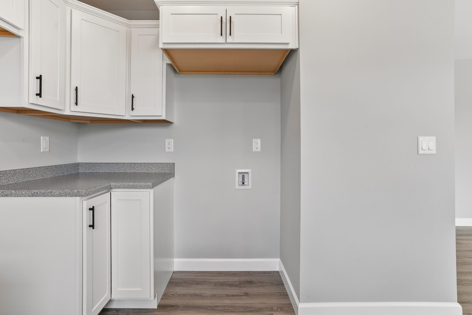508 Patterson Drive Bloomington, IL 61701 - Photo 14 of 33 a bathroom with a sink