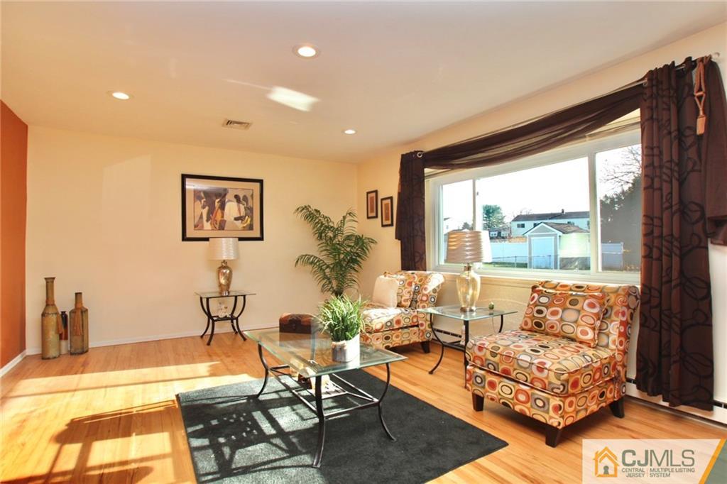45 Gifford Road Somerset, NJ 08873 - Photo 11 of 25 Gallery Image 11