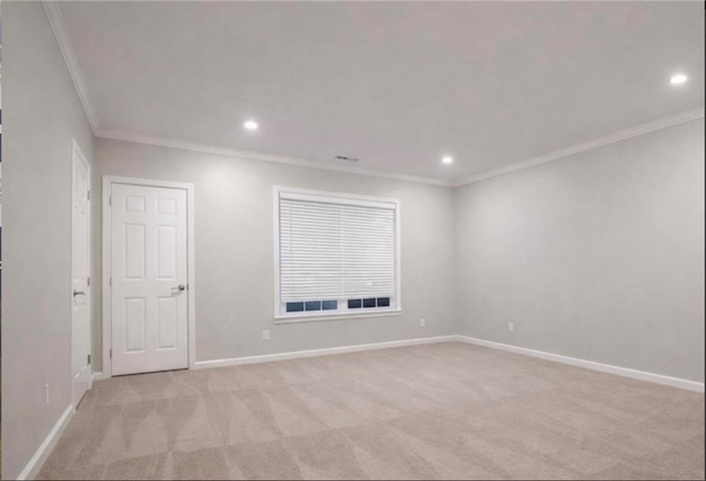 218 Barfield Avenue Southwest Atlanta, GA 30310 - Photo 11 of 17