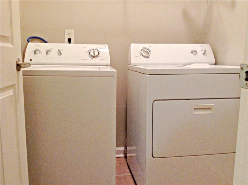 218 Barfield Avenue Southwest Atlanta, GA 30310 - Photo 15 of 17