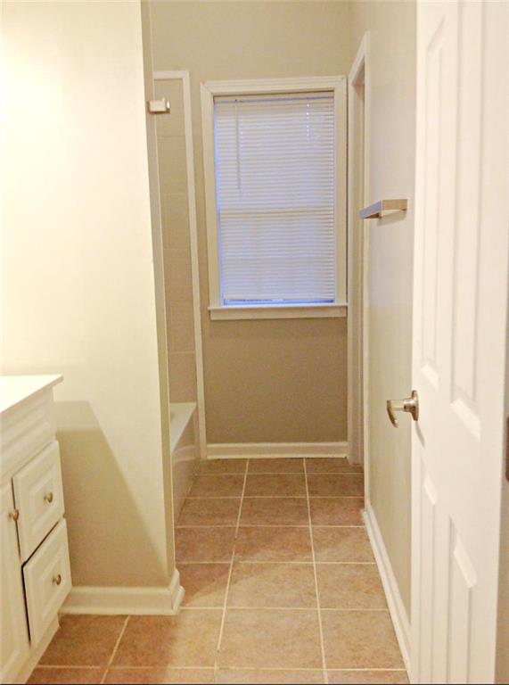 218 Barfield Avenue Southwest Atlanta, GA 30310 - Photo 9 of 17