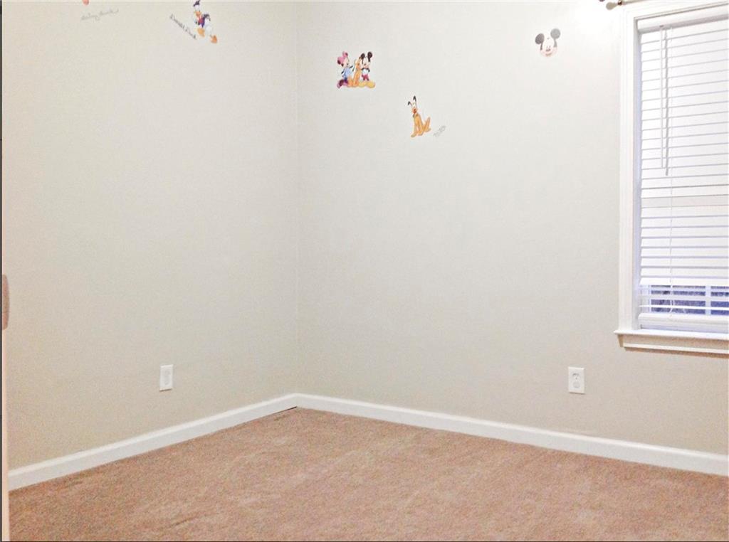 218 Barfield Avenue Southwest Atlanta, GA 30310 - Photo 10 of 17