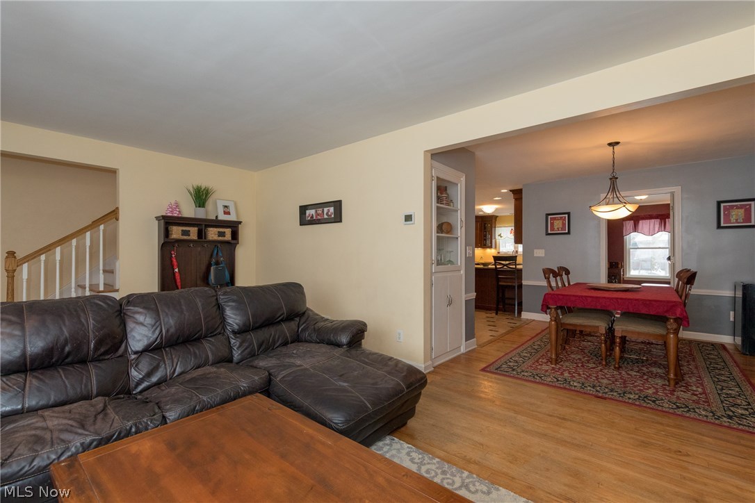 4540 Greenwold Road South Euclid, OH 44121 - Photo 8 of 34 living room