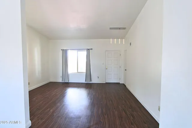 $2,499 | 621 West Los Lagos Vista Avenue, Mesa, AZ 85210