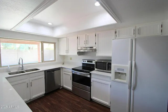 $2,499 | 621 West Los Lagos Vista Avenue, Mesa, AZ 85210