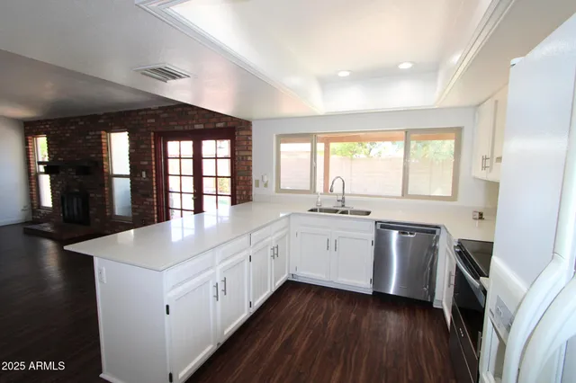 $2,499 | 621 West Los Lagos Vista Avenue, Mesa, AZ 85210