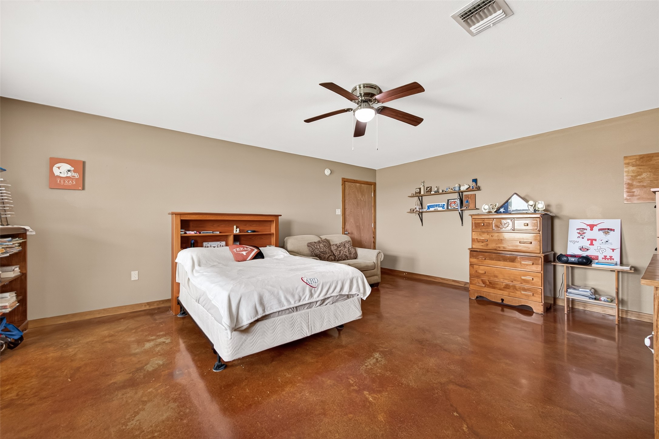 8430 Altimore Road Needville, TX 77461 - Photo 31 of 49 Second Bedroom