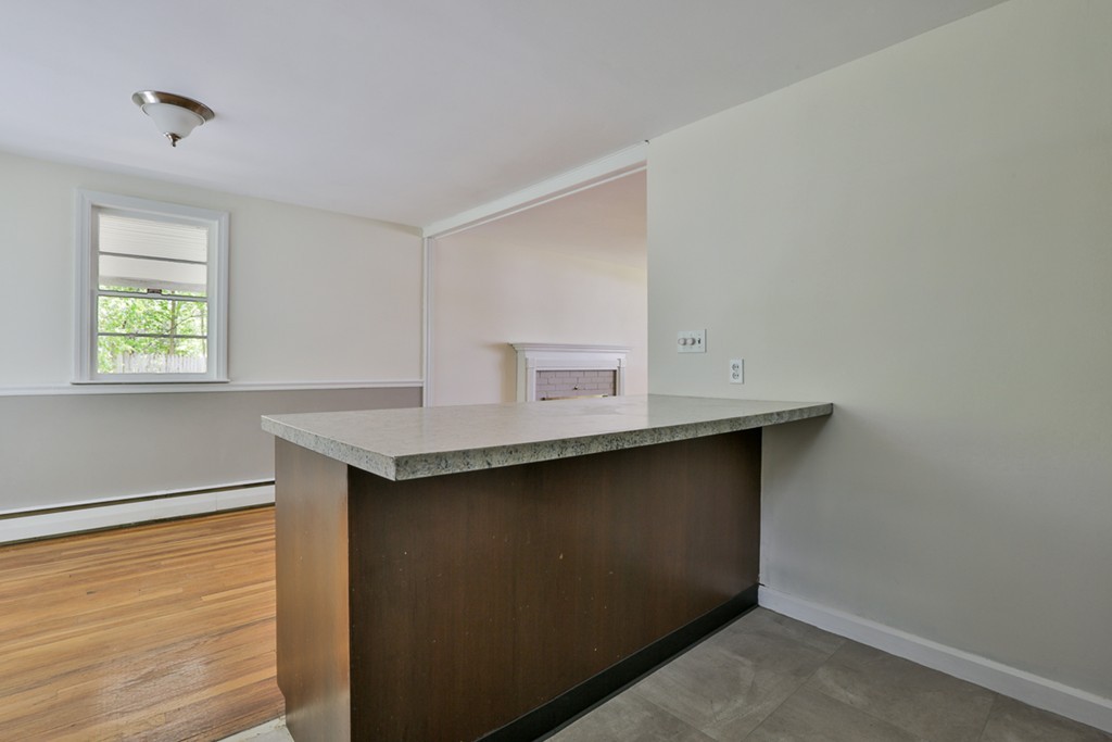 26 Henderson Road Woburn, MA 01801 - Photo 12 of 27