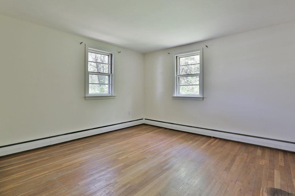 26 Henderson Road Woburn, MA 01801 - Photo 13 of 27