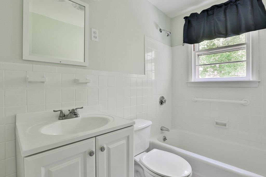 26 Henderson Road Woburn, MA 01801 - Photo 18 of 27