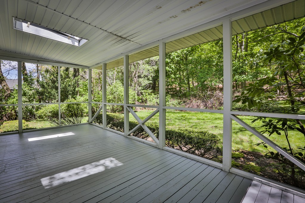 26 Henderson Road Woburn, MA 01801 - Photo 22 of 27